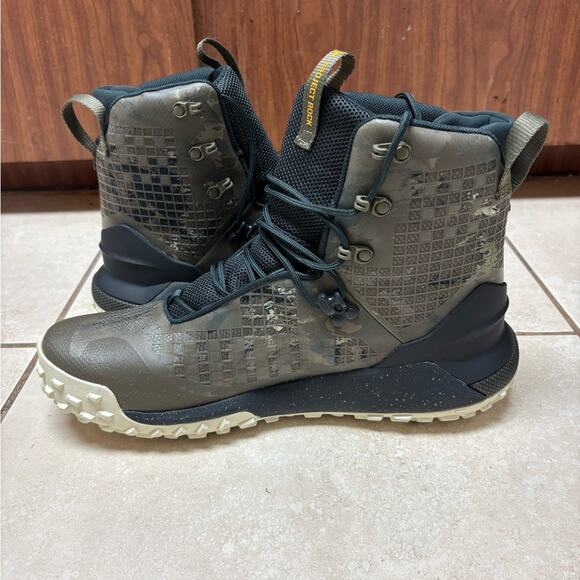 Under Armour HOVR Dawn WP 2.0 Camo Boots Men's Sz 8 Project Rock 3027739-300 UA - Picture 1 of 4